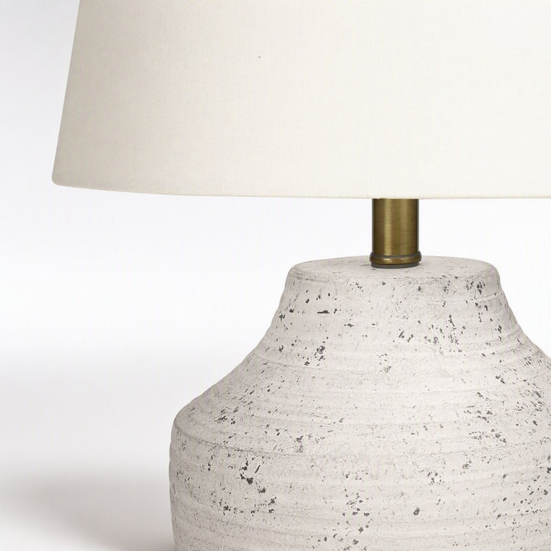 Lighting, lampe de table h 20 po, structure en béton crème, abat-jour ivoire / crème, style moderne, Beige