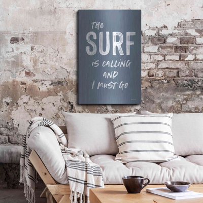 «The Surf is Calling» par Lettered & Lined, art mural en métal