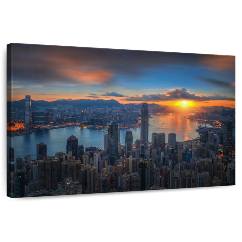 Vanna Sun se levant sur Hong Kong, H 16 po x l 24 po
