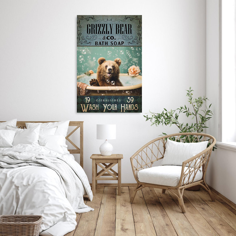 «Hilke Grizzly Bear», impression sur toile, H 36 po x l 24 po x P 1,25 po
