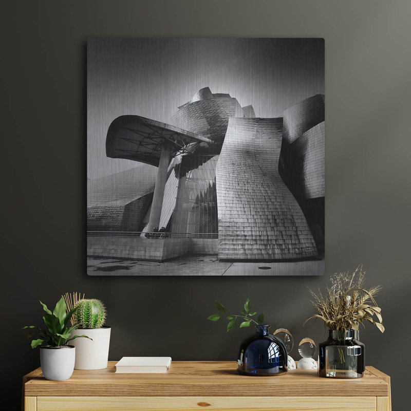 "Guggenheim" par Nina Paponcek, H 24 po x l 24 po