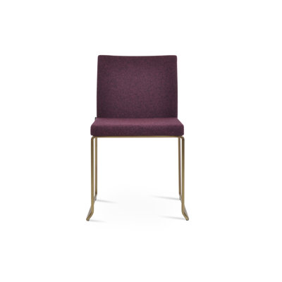 Chaise empilable en laine Aria