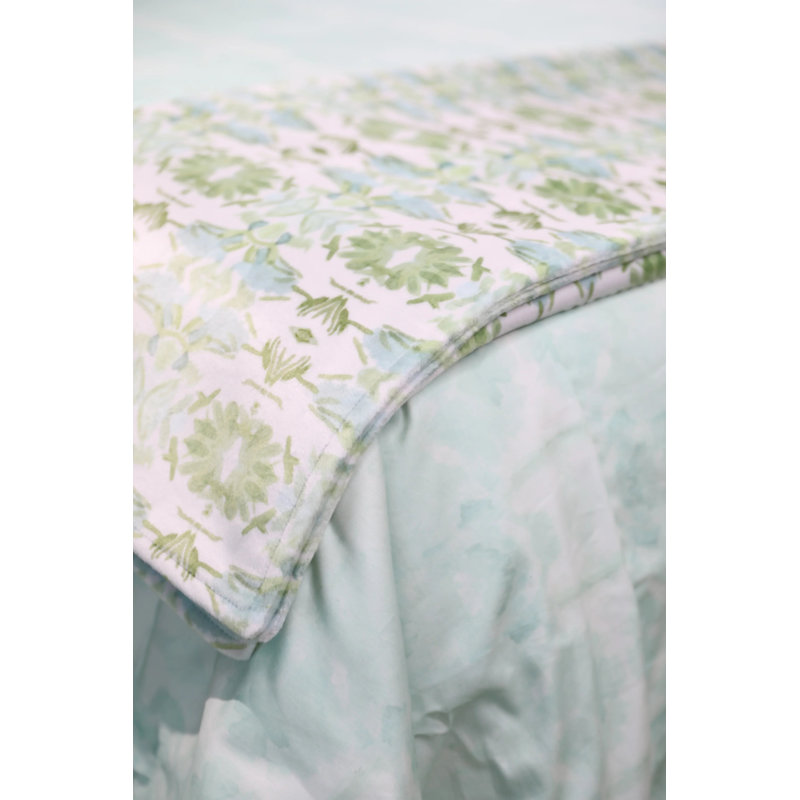 Wildflowers I Small Repeat Luxury Throw, White/Apple Green