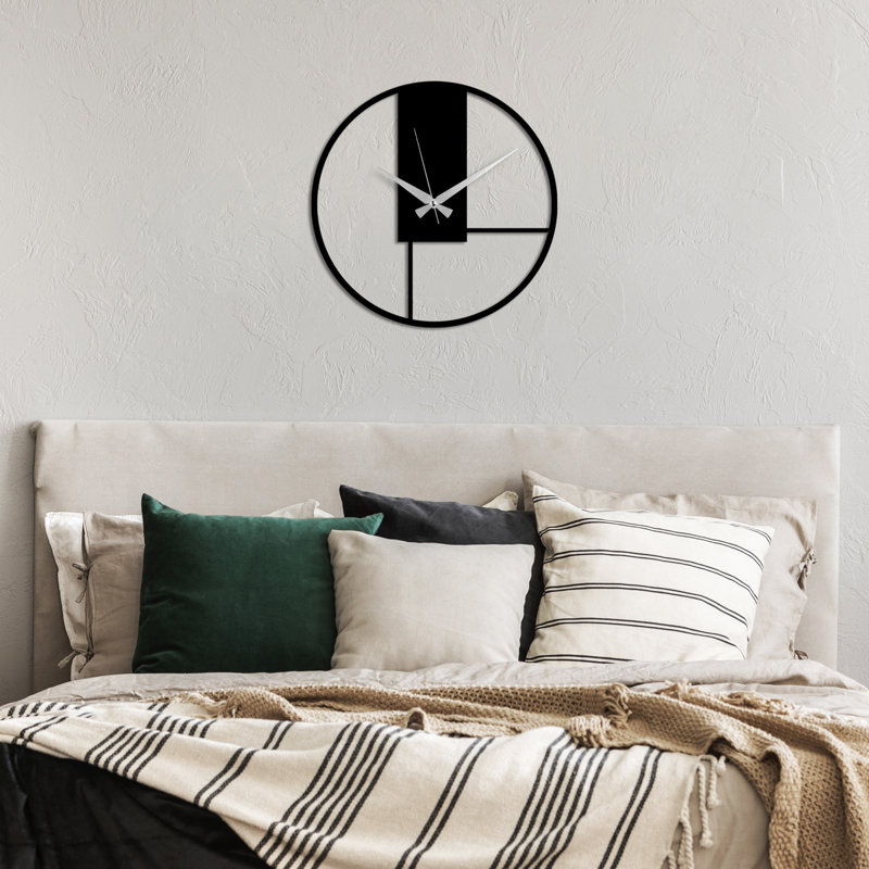 Horloge murale noire élégante 19,3 po x 19,3 po | Fabrication 100% métal, épaisseur: 0,06 po | Mécanisme silencieux, conception murale facile à suspendre | Parfait pour la décoration de la maison ou du bureau, élégant et fonctionnel