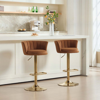 Ensemble de 2 tabourets de bar pivotants réglables avec coussin en velours, repose-pieds chromé et pieds dorés pour une assise confortable et un décor moderne