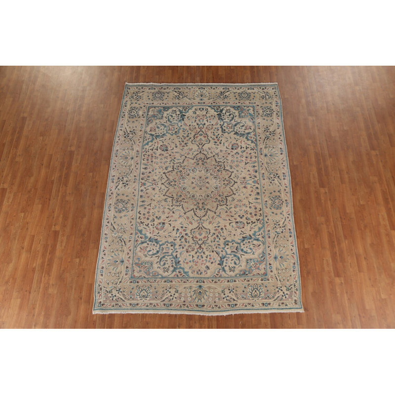 Tapis traditionnel floral 7 x 9