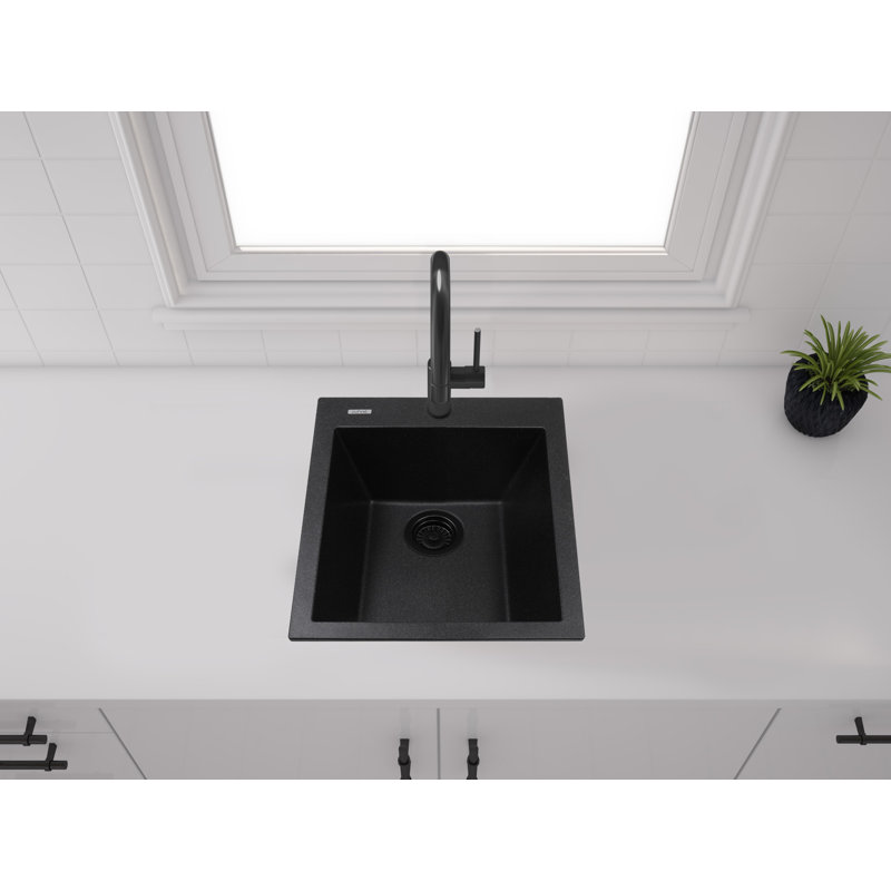 Évier de cuisine à montage sur plan 16 po x l 19 po avec robinet