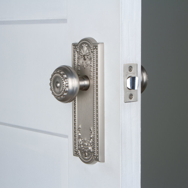Grandeur Parthenon Plate Privacy with Parthenon Door Knob, Satin Nickel, 2 3/8"