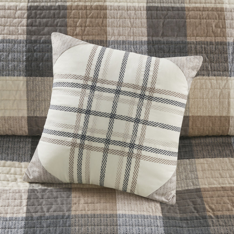 Full Gray Reversible Herringbone Quilt Set with Throw Pillows