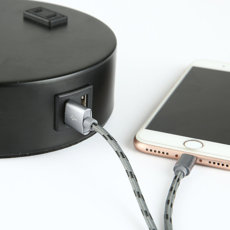Lampe de table en métal 19 po avec prise USB et CA Crewe