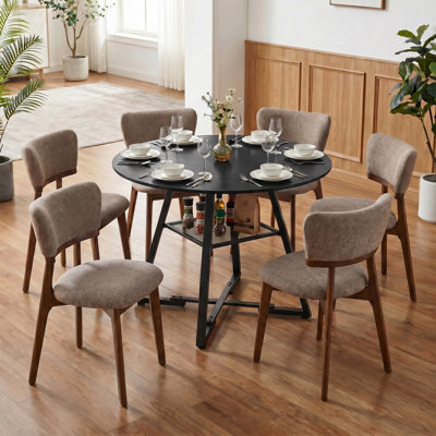 Table de salle à manger ronde industrielle Ameah de 119 cm (47 po) noire et 6 chaises de salle à manger rembourrées marron en bois massif, table de cuisine fixe avec étagère de rangement en filet et pieds croisés pour les repas et les réunions de famille.