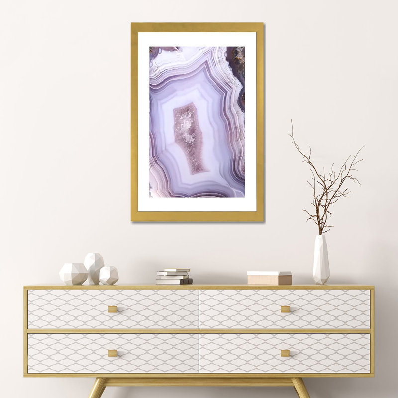Agate par Sissi et Seb - impression d'art graphique, H 24 po x l 16 po x P 1 po, Papier encadré doré, Blanc