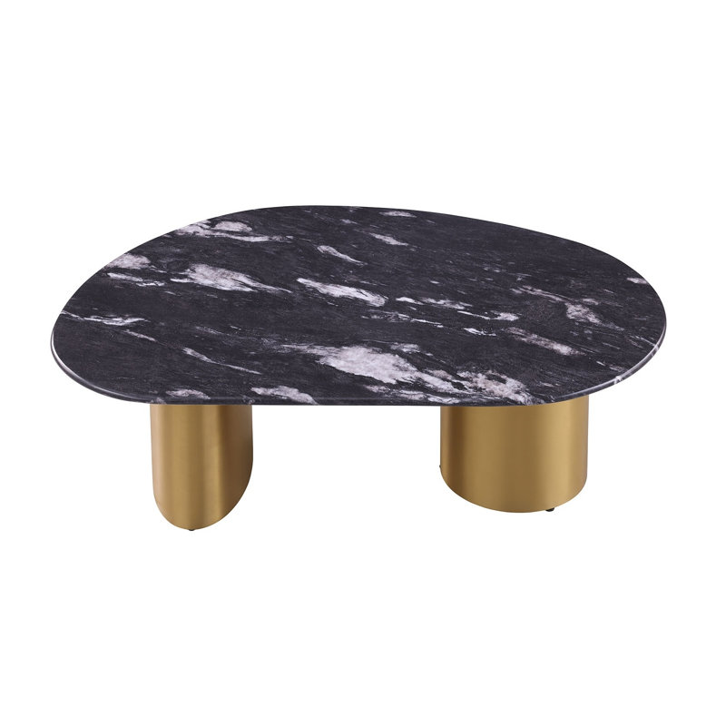 Table basse contemporaine avec plateau en pierre frittée et bords arrondis doux, base en acier inoxydable doré mat