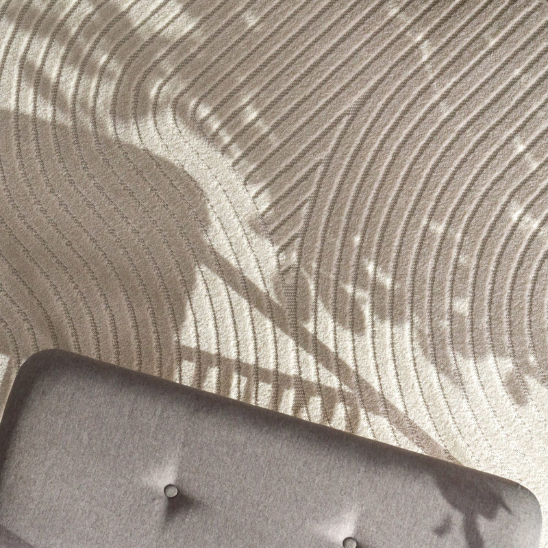 Tapis moderne avec motif de lignes minimalistes crème, Rectangle 2 pi 8 po x 4 pi 11 po