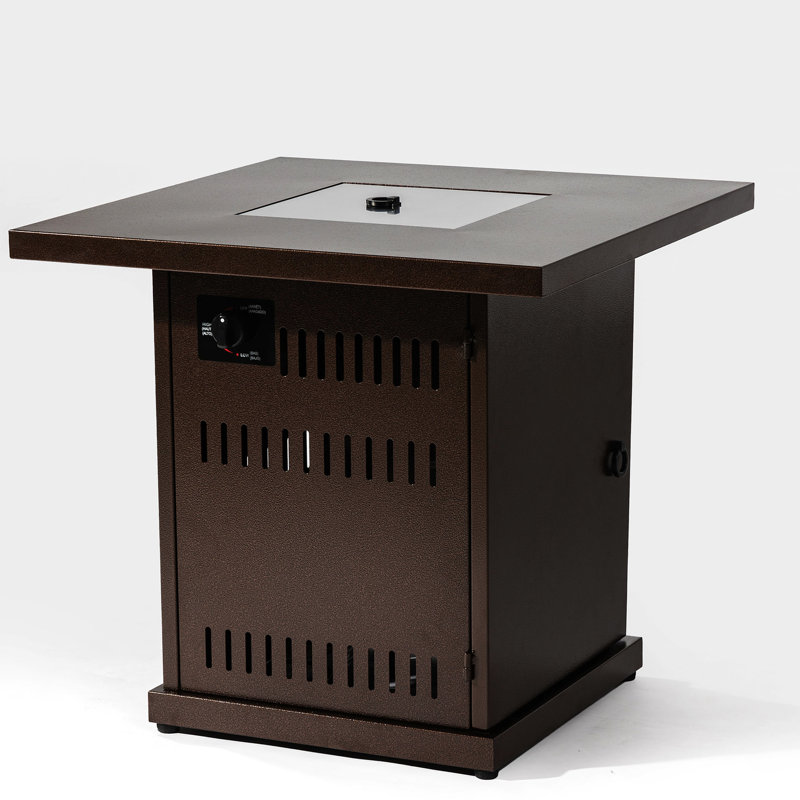 La table de feu 28 po avec couvercle en acier inoxydable et son élégant foyer extérieur offrent un espace chaleureux et invitant