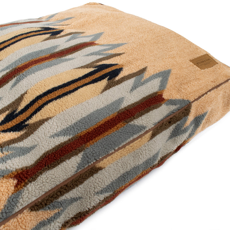 Pendleton Pet Napper, Wyeth Trail Wheat, Large (40"w x 32"d x 4"h)