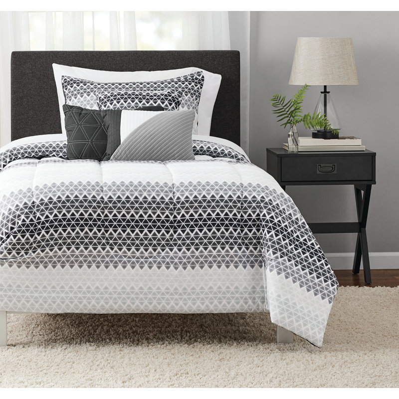 Kippie Polyester Geometric Shapes Comforter