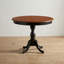 Ensemble de salle à manger rond 3 pièces en bois dur asiatique cerisier noir, comprenant une table et deux chaises Parson capitonnées.