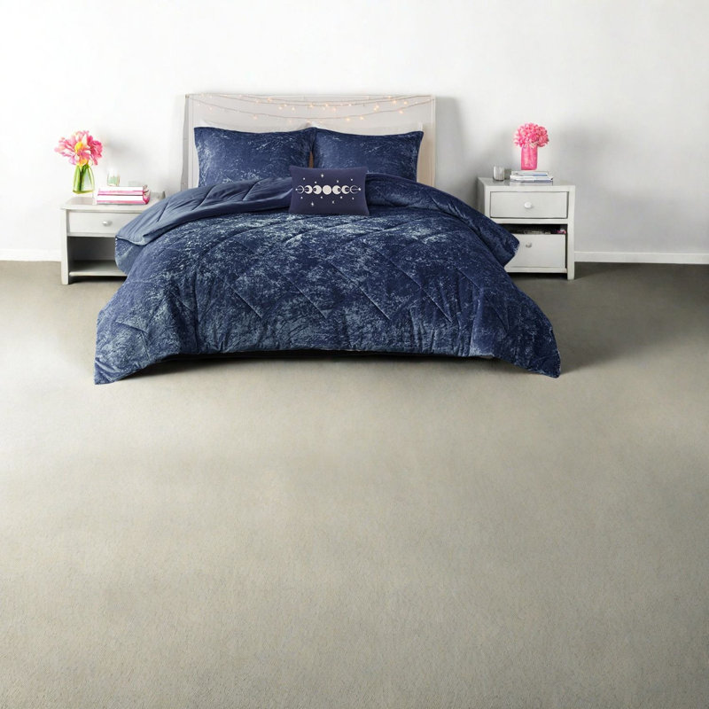 Luxurious Velvet Bedding Sets, Polyester, Modern Style, Bedroom Essential