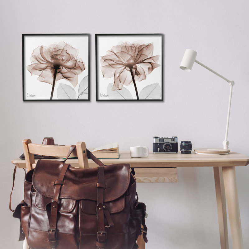 «Translucent Rose Blossoms», ensemble de 2 giclées encadrées par Albert Koetsier, H 17 po x l 34 po