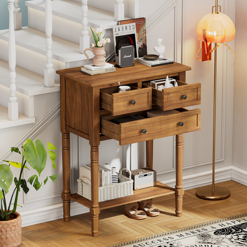 Console étroite Everleigh Classic avec trois tiroirs de rangement et une tablette de présentation inférieure