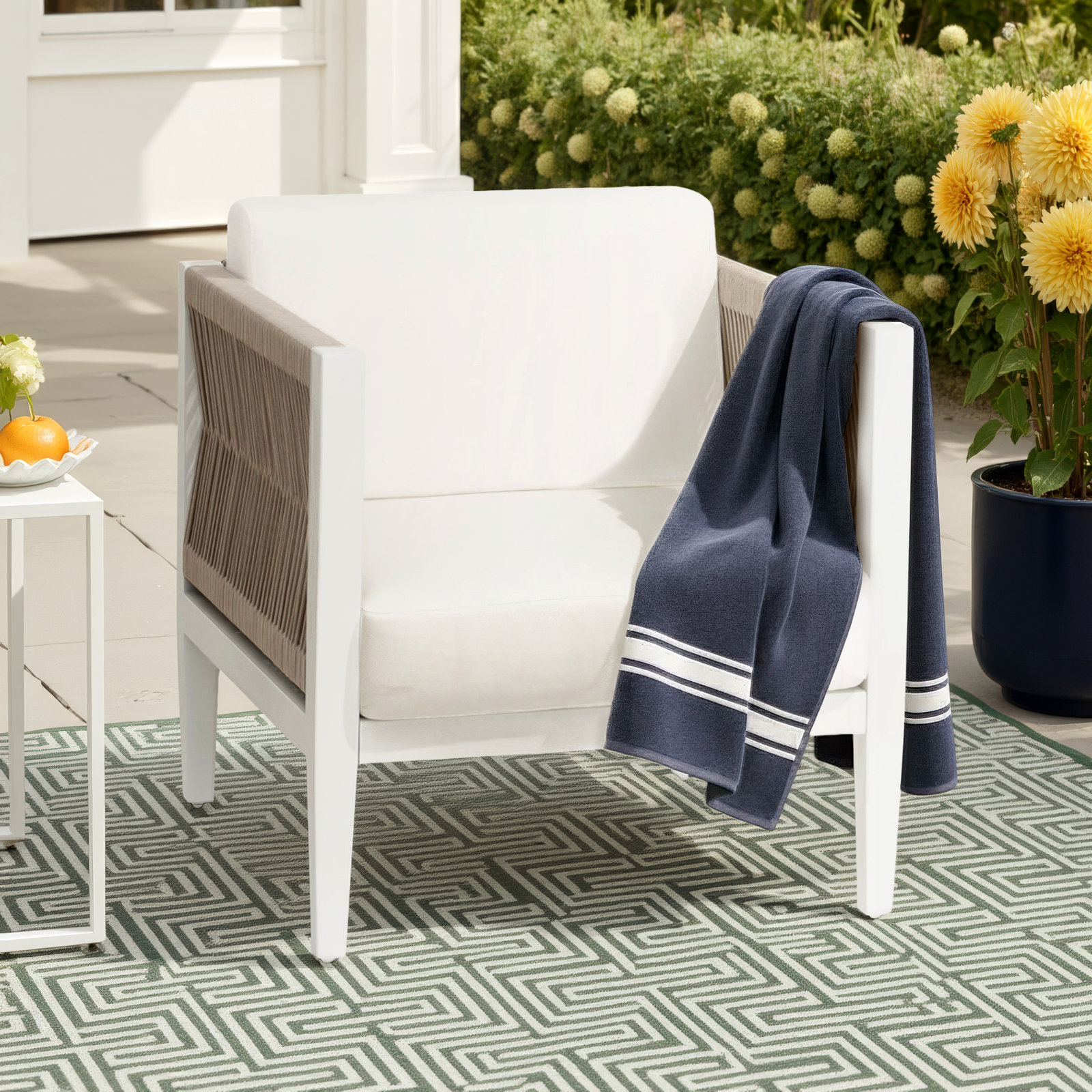 Lilah White Aluminum 1 PK Side Chair