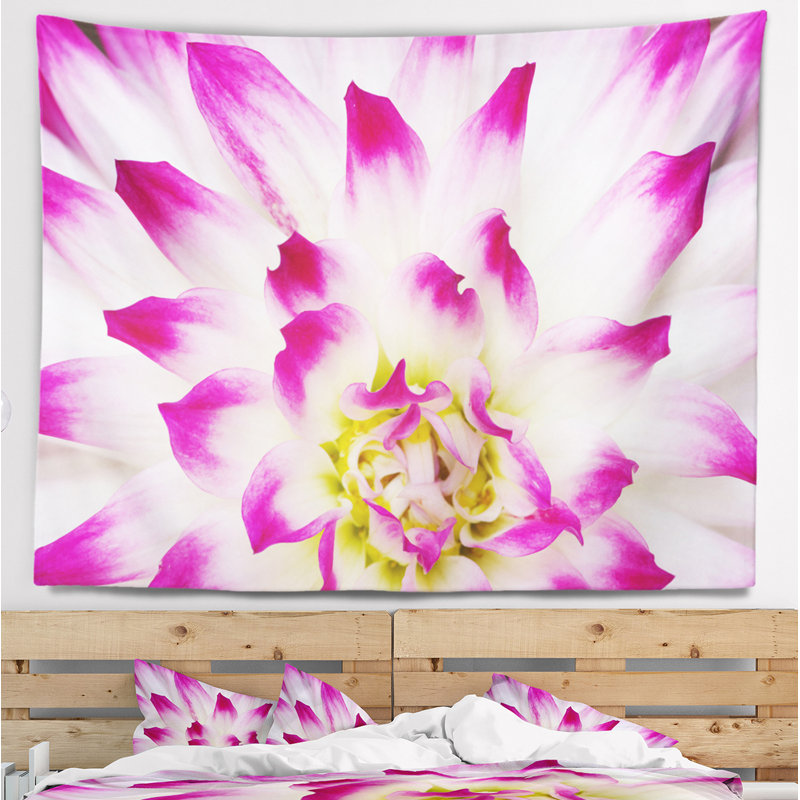 Tapisserie lisse à pétales de roses blanches, H 68 po x l 80 po