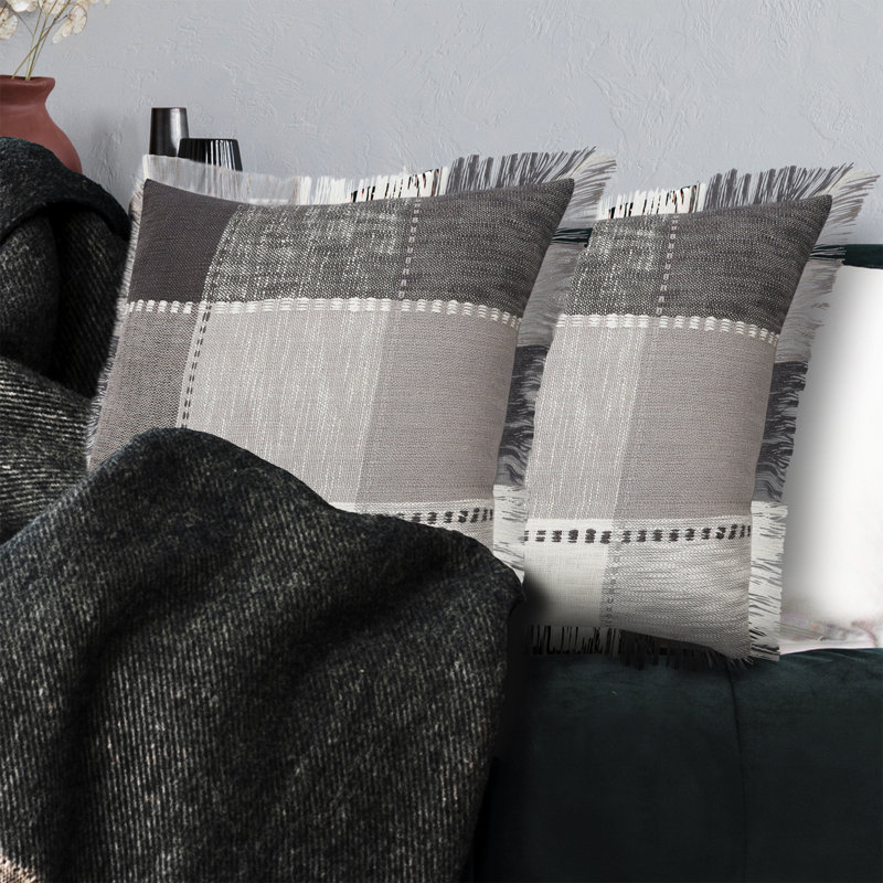 Coussin décoratif à franges 