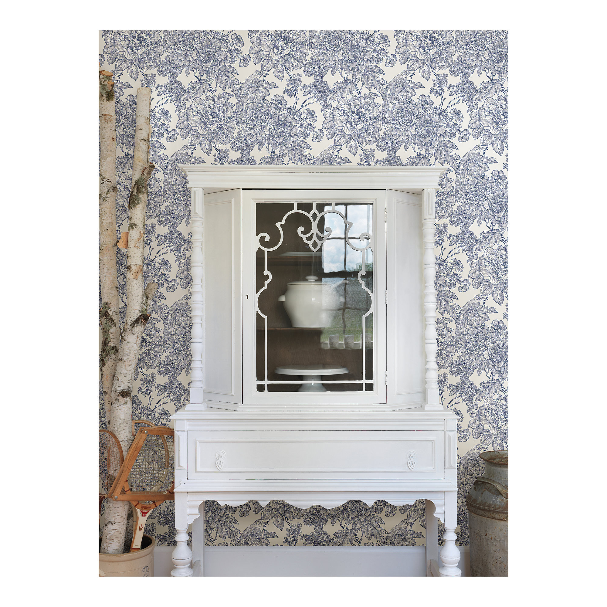 Vincie Peel & Stick Floral Wallpaper, Blue