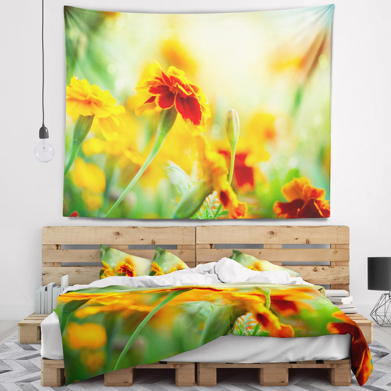 Tapisserie florale orange, H 78 po x l 92 po