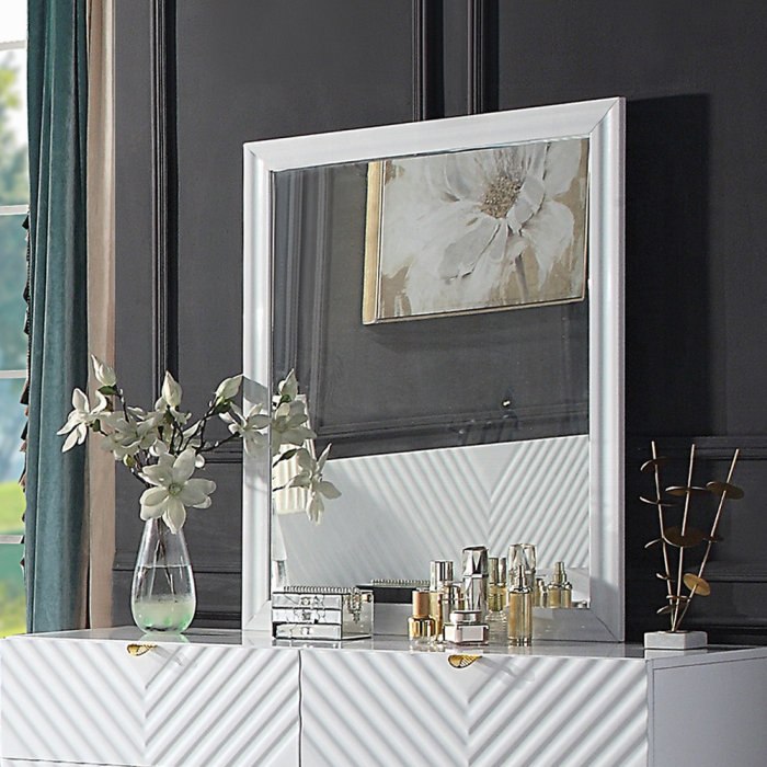 Miroir Gaines, Blanc