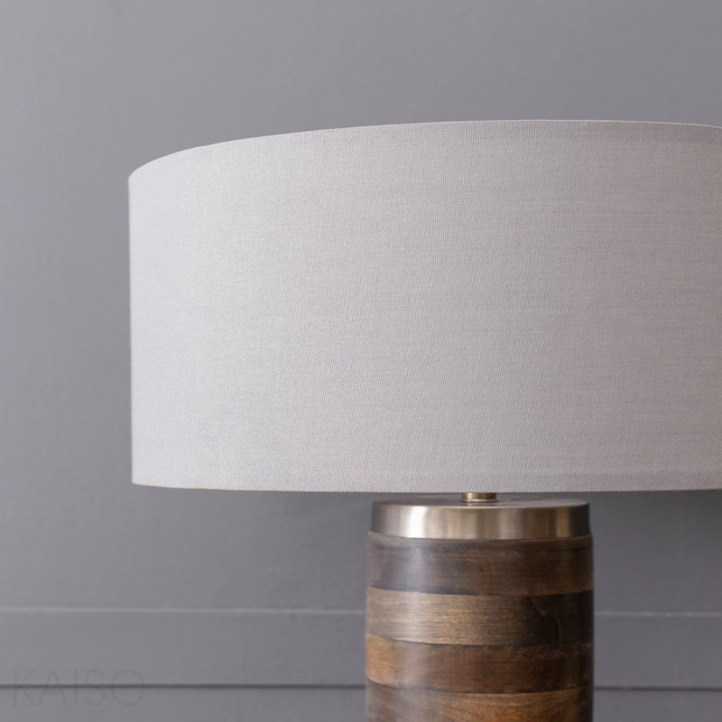 Lampe de table 16 x 16 x 23,5 po gris et argent brossé (assemblage de l'abat-jour requis)