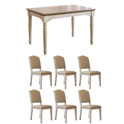 Table et chaises de style champêtre
