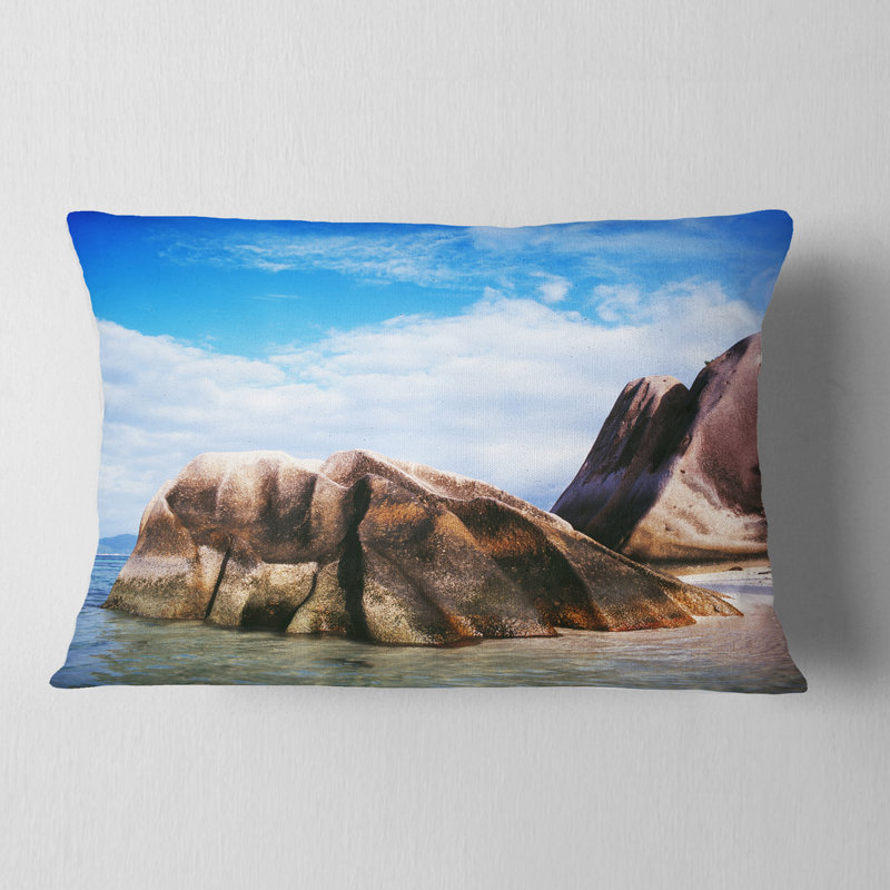 Coussin lombaire Seascape Rocks in Seychelles Beach