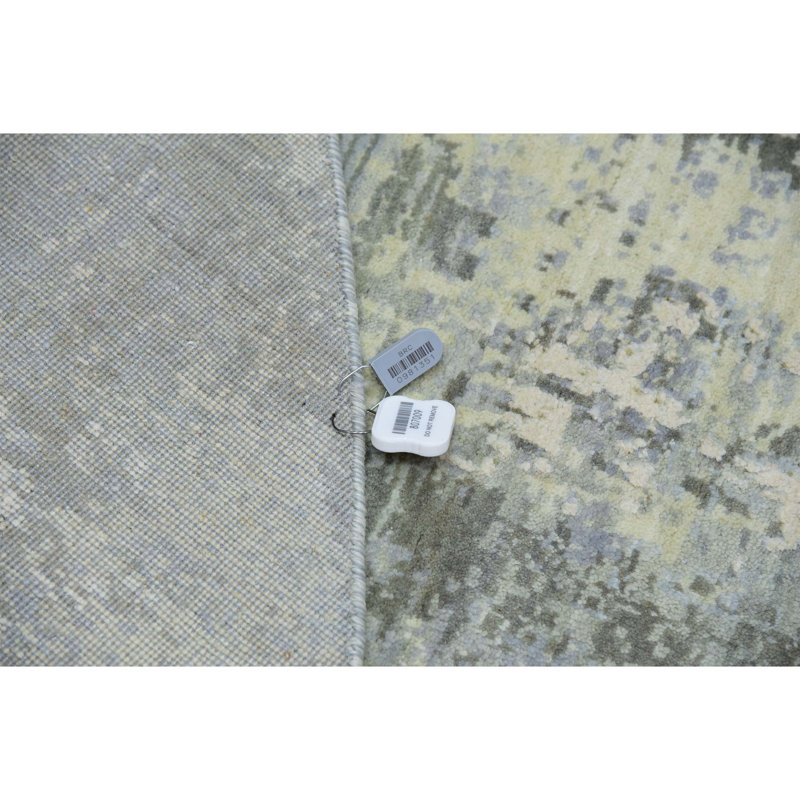 Abstract Area Rug in Gray/Beige