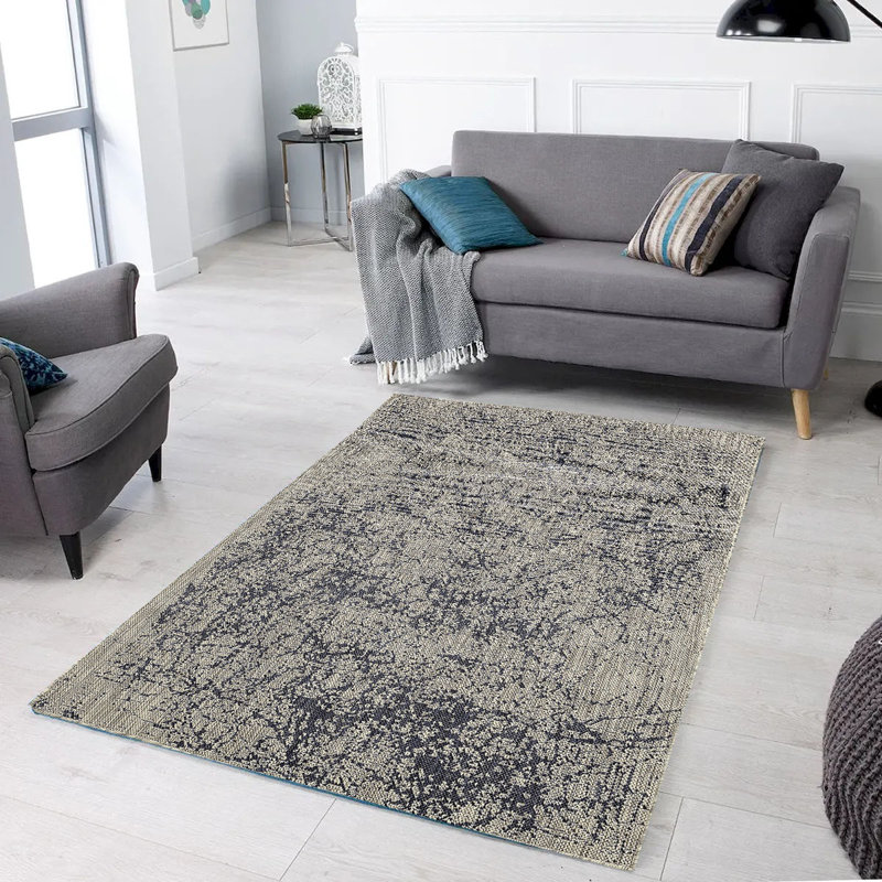 Tapis gris clair et bleu marine Oksana, Rectangle 7 pi x 2 pi 7 po