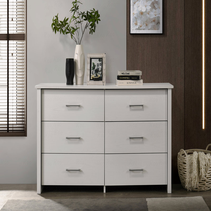 Commode 6 tiroirs, l 57 po avec poignées argentées, Blanc
