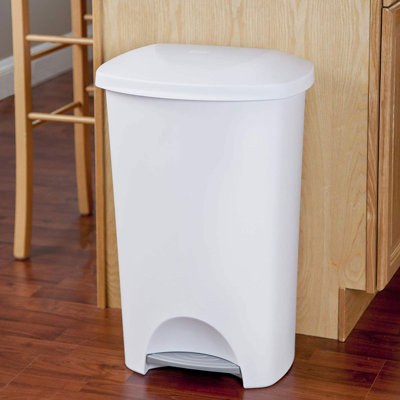 Poubelle à pédale 11 gallons Sterilite