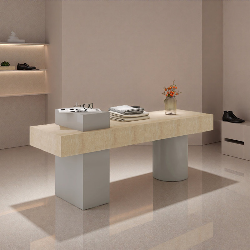 Table de présentation géométrique beige, H 33,46 po x l 78,74 po x P 23,62 po