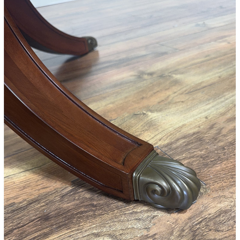 Mahogany Dining Table With Outswept Duncan Phyfe Pedestal