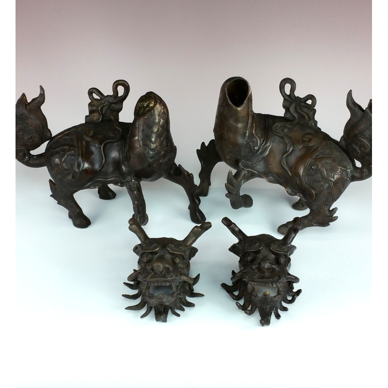 Figurines & Sculptures
