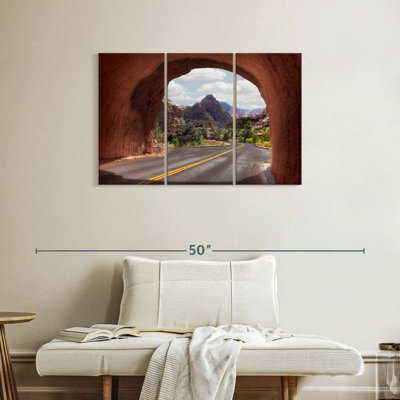 Lilie Tunnel To Zion Park