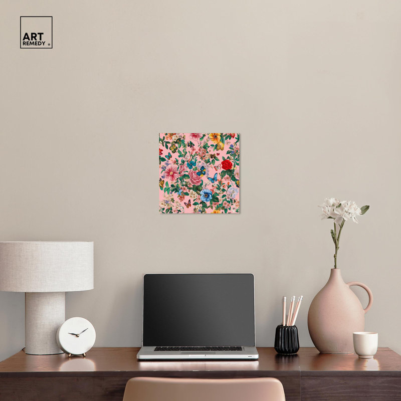 «Bloom in Rose Light» sur toile par Art Remedy, H 12 po x l 12 po x P 1,5 po, Toile tendue
