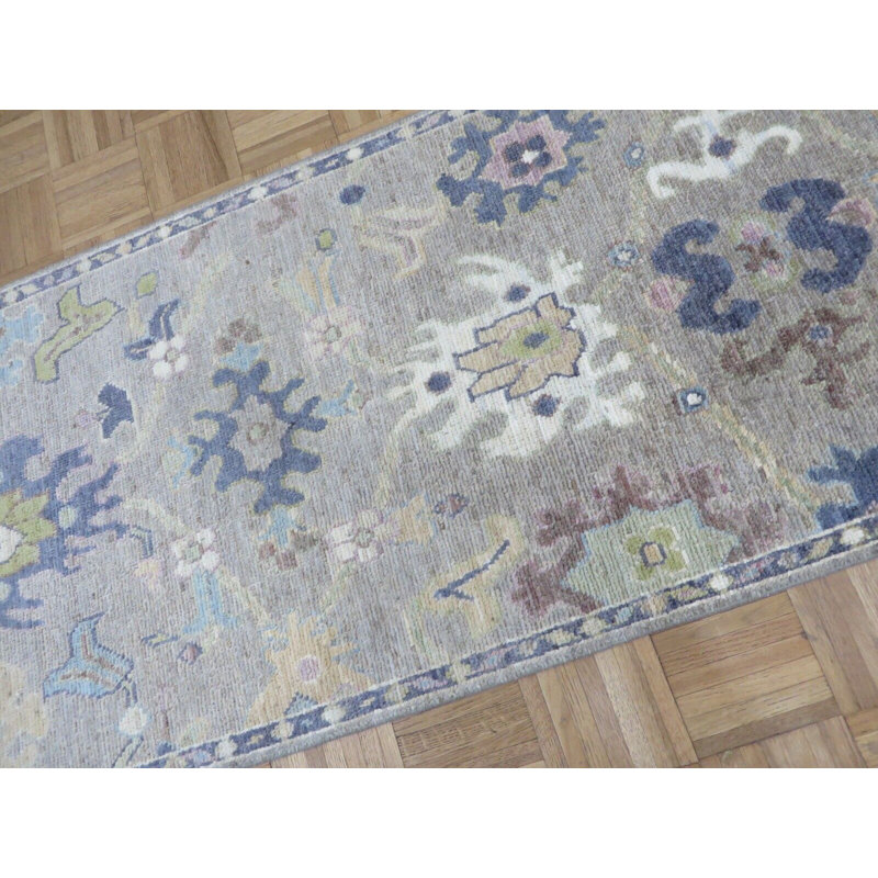 Tapis unique gris de 2 pi 6 po x 25 pi 9 po