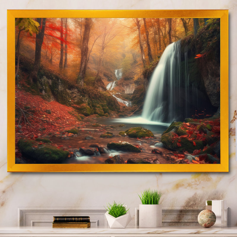 Chute d'eau dans la forêt d'automne II - impression, H 24 po x l 32 po x P 1 po, Cadre flottant doré