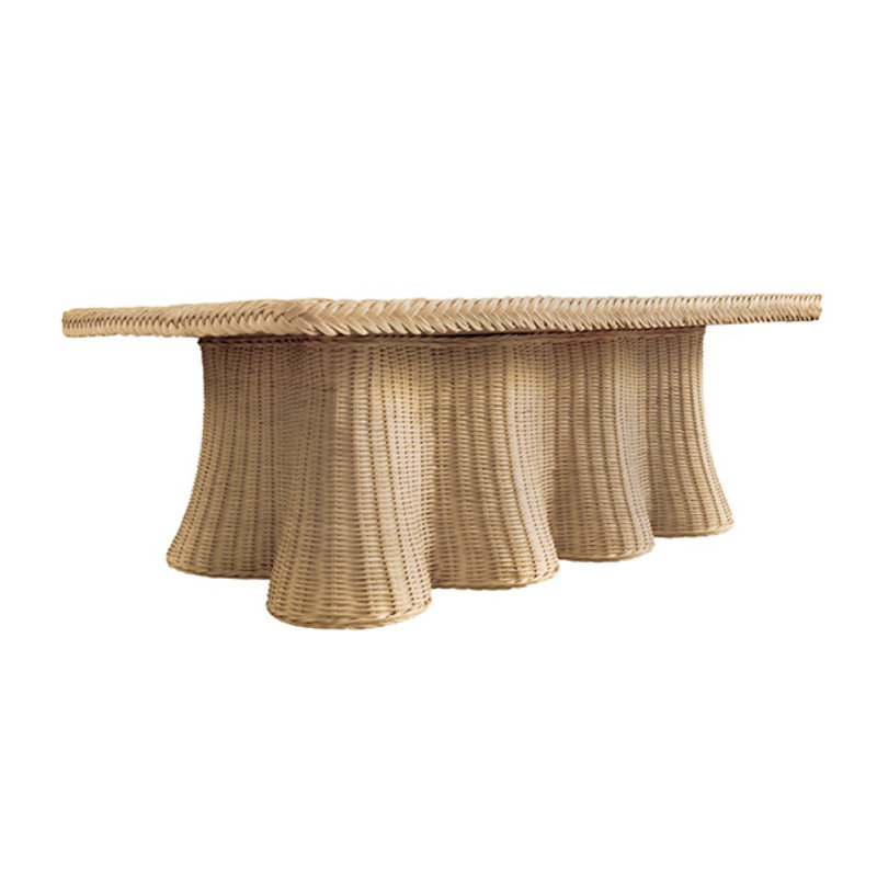 Table basse rectangulaire à bord tressé et jupe festonnée en rotin naturel tissé