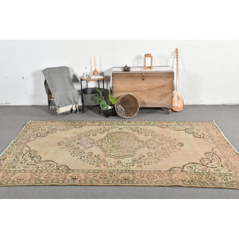 Tapis turc rétro en laine fabriqué à la main en beige avec motifs floraux bohémiens classiques brun / vert