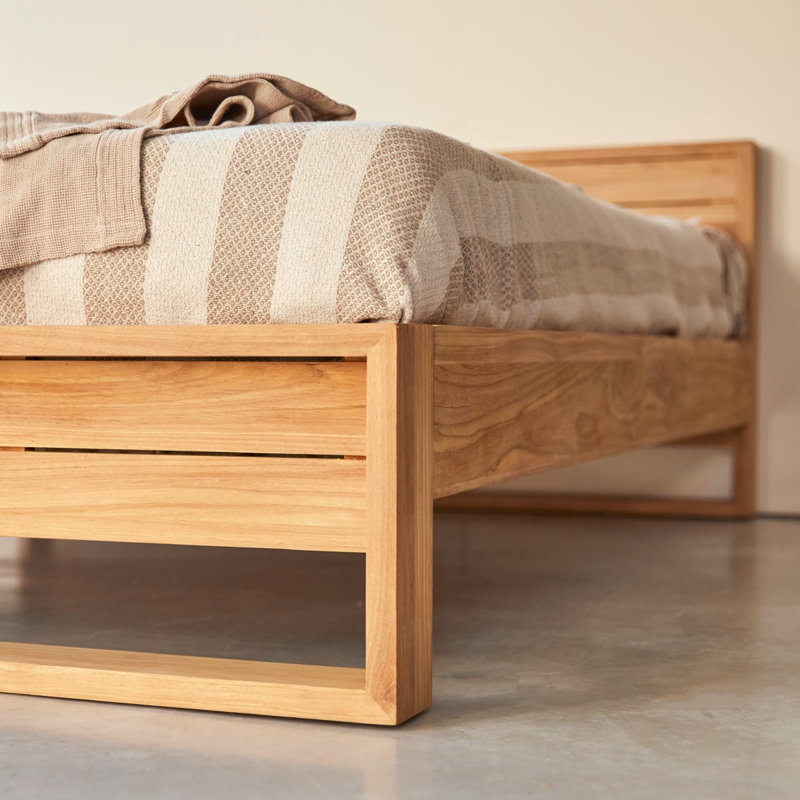 Minimalys Solid Wood Bed