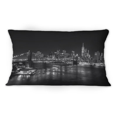 Design Art Black, White Picture Of The Skyline Of Manhattan -1 Colonial Printed Throw Pillow