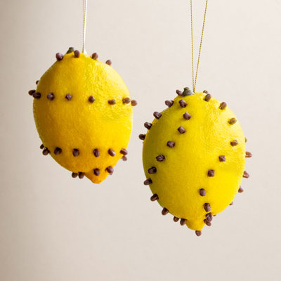 Ornements de citron giroflé